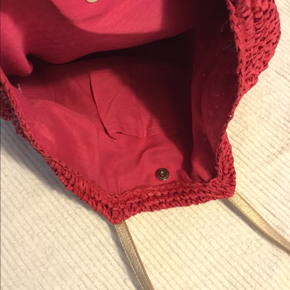 Woven Large Pink, straw bag, tote, gold handles - Picture 7 of 7